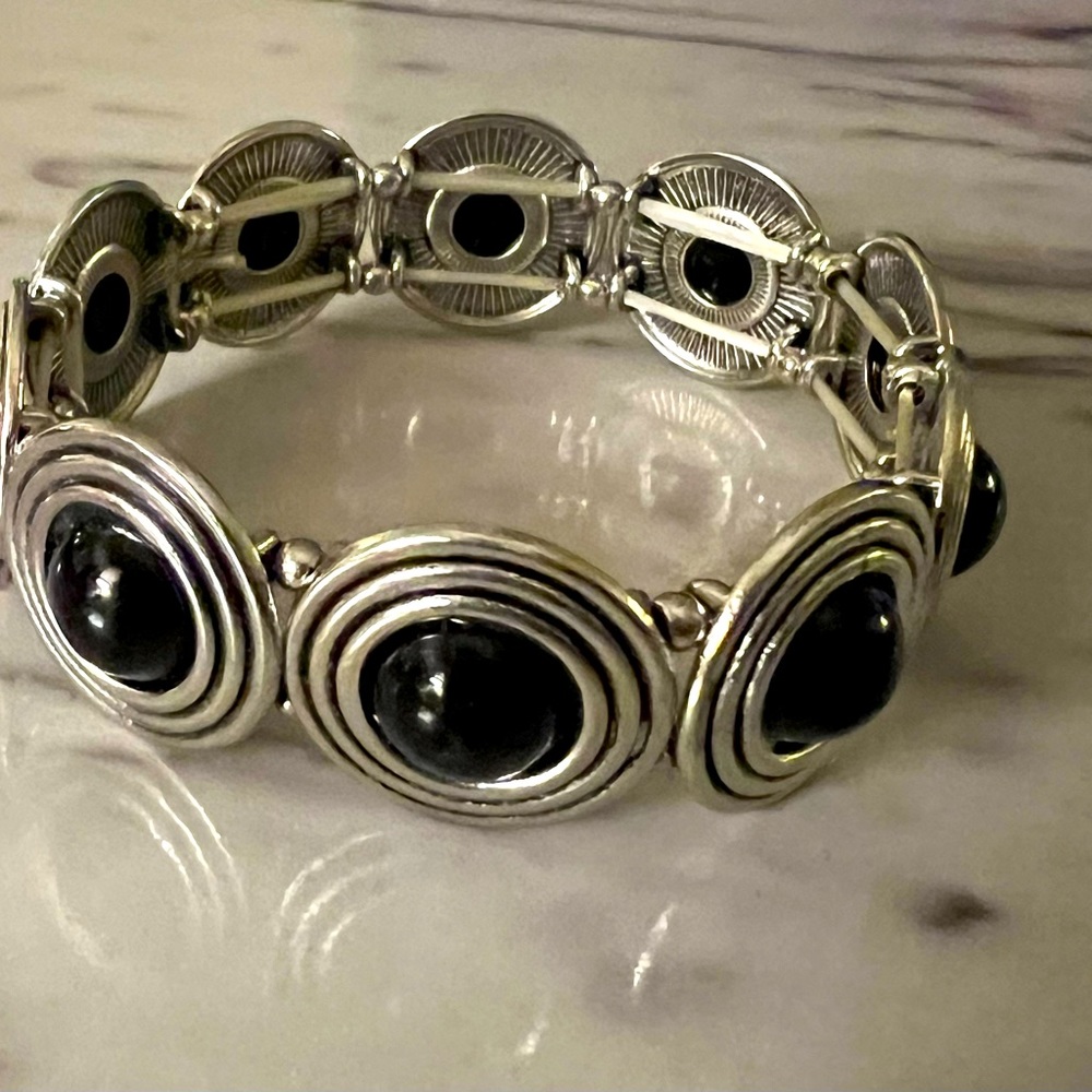🎊🎉🥰Stretch Black and Silver Bracelet